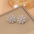 hot-selling diamond casual sunflower necklace accessible luxury niche jewelry for women with high-end sense of elegant and non-fading suit