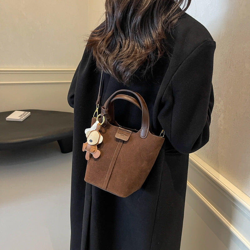 Foreign trade niche handbag women's small bag 2025 new versatile fashion bucket bag high-end texture messenger bag