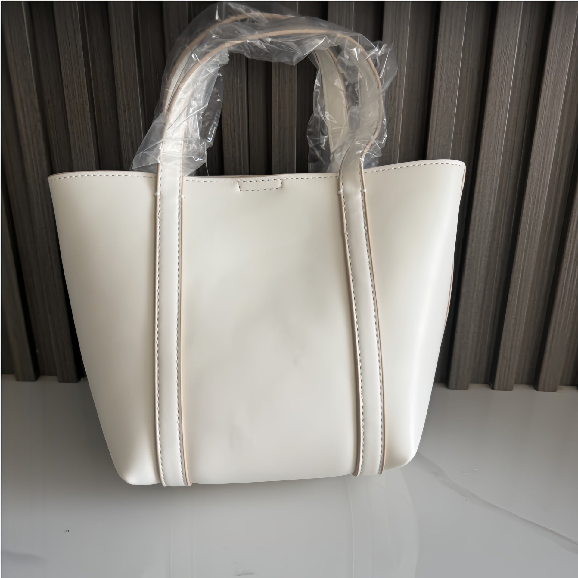 South Korea MLB2024 new vegetable basket portable shoulder bag Yankees commuter versatile tote bag shopping bag