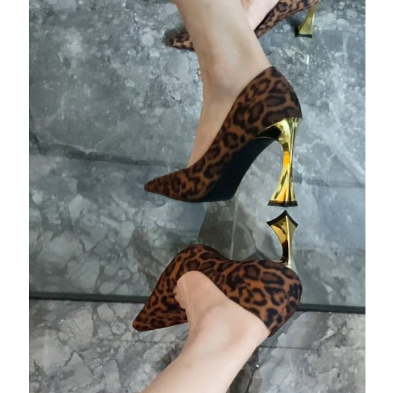 Forest style horseshoe gold and leopard print flats silks and satins flats women's pointed toe thick heel hot girl style sexy high heels