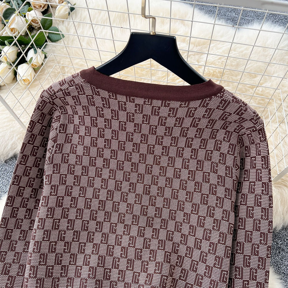 European style chic geometric print set - women's autumn premium round neck metal buckle long sleeve knit top & high waist pants