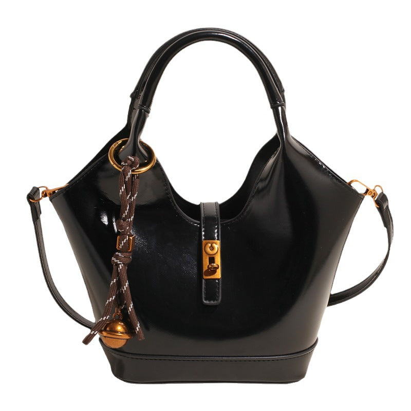 New products are hot, Korean niche retro portable bucket bag, women's casual versatile commuter premium messenger bag