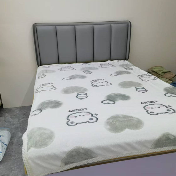 Special clearance milk fleece quilt cover 154 * 208 single piece, the price of picking up leaks is 75 yuan, which will not be refunded or exchanged.