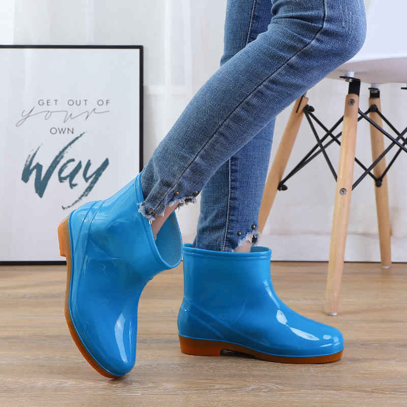 Wholesale women's safety short boots: low-cut, waterproof, non-slip rain boots for kitchen work, thickened and warm rain boots for adults