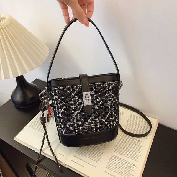 This year's popular small bag women's 2025 new winter versatile denim high-end messenger bag portable bucket bag