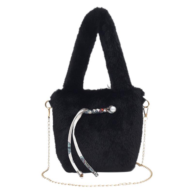 Retro baguette messenger bag women's 2025 autumn and winter new textured commuting versatile hair bag shoulder armpit bag