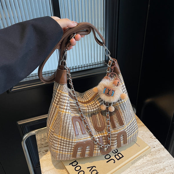 Underarm contrasting color casual tote bag women's 2025 autumn and winter new Korean version retro fashion large-capacity commuter shoulder bag
