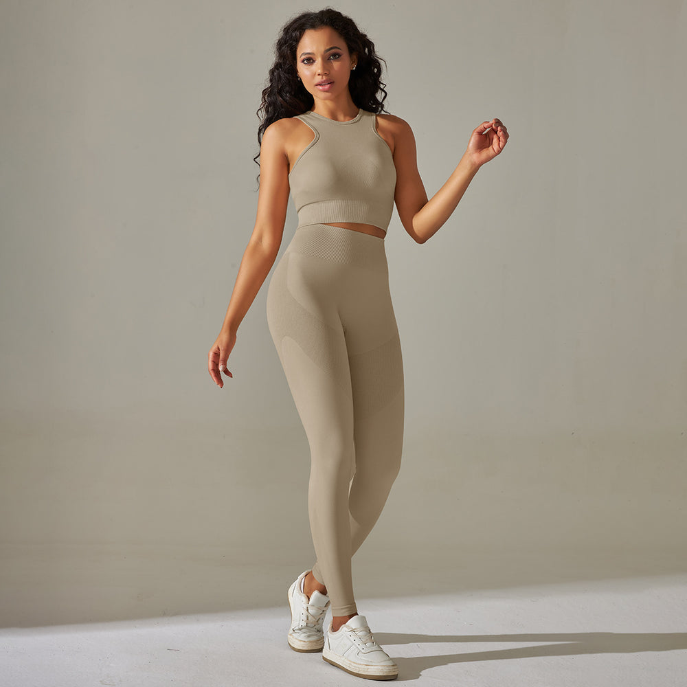 European and american seamless yoga outfit for women: shaping top, sports tank top, high-waisted tummy control leggings, fitness set