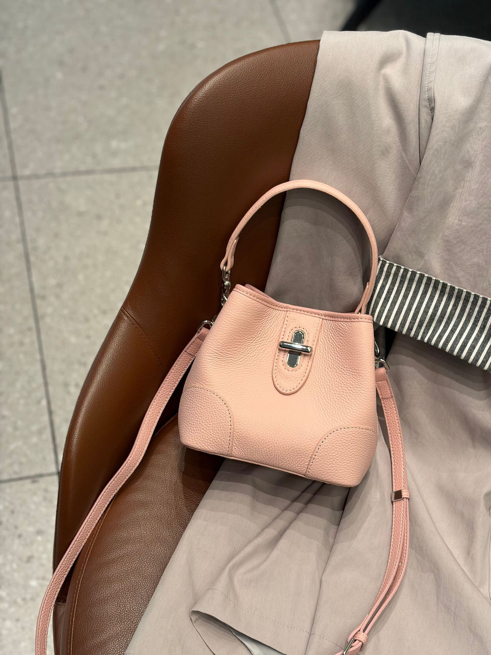 Tipsy dinner bucket bag women's satchel bag super popular work small bag shoulder crossbody bag