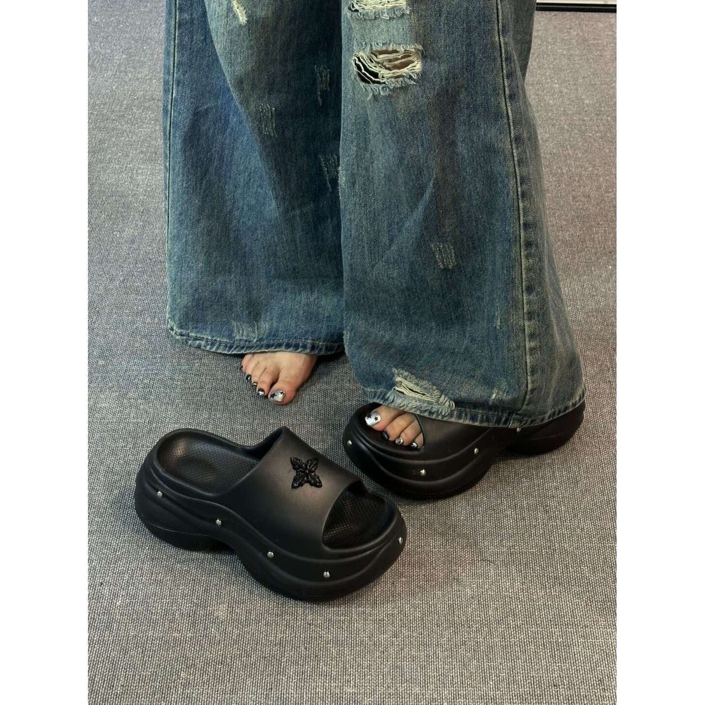 Thick solepetites height increasing slippers women's summer outwear thick sole stomping on shit feeling 2026new arrival popular sandals and slippers