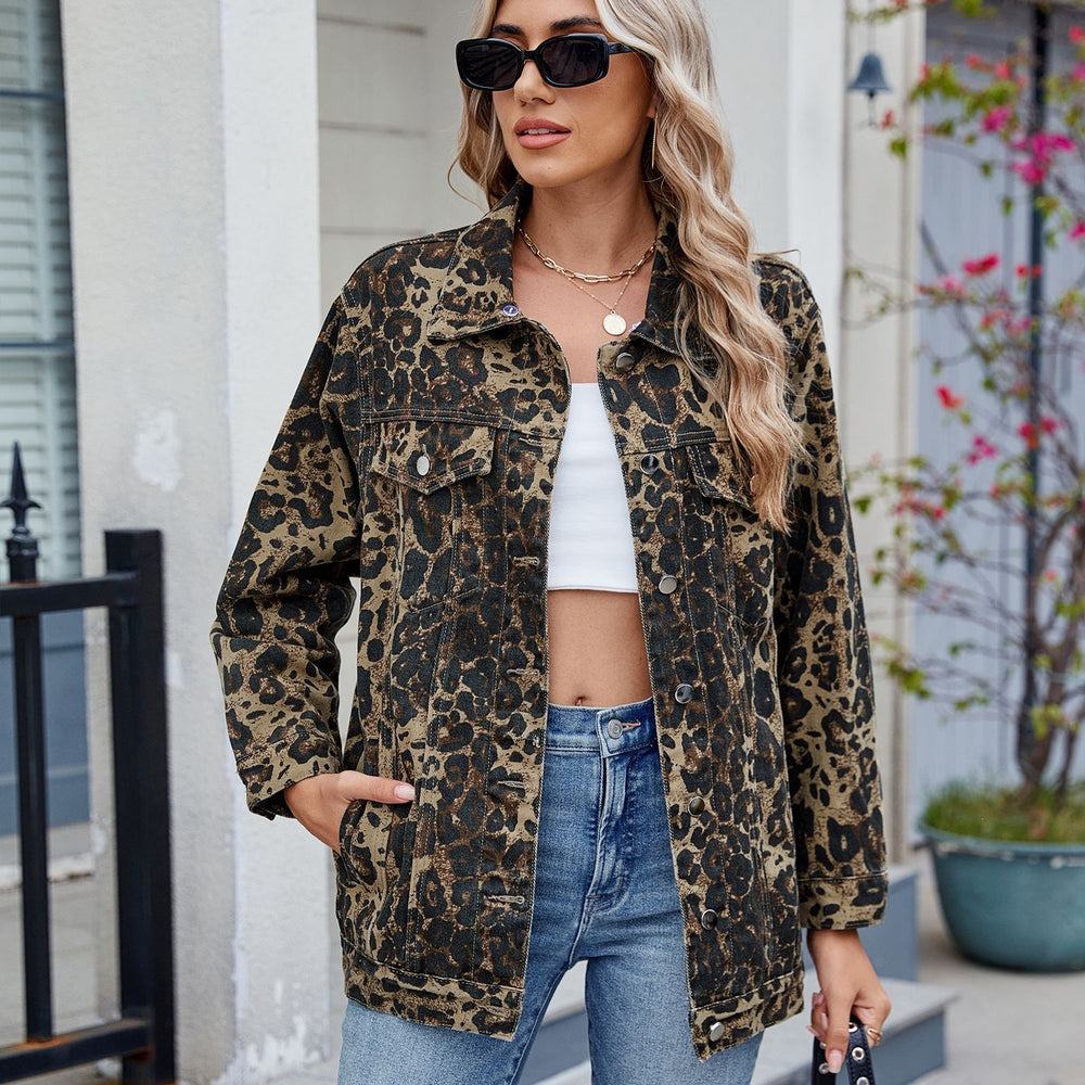 e-commerce: new, versatile, slimming, vintage-inspired, classic, loose-fit denim jacket/outerwear for women, suitable for , , and