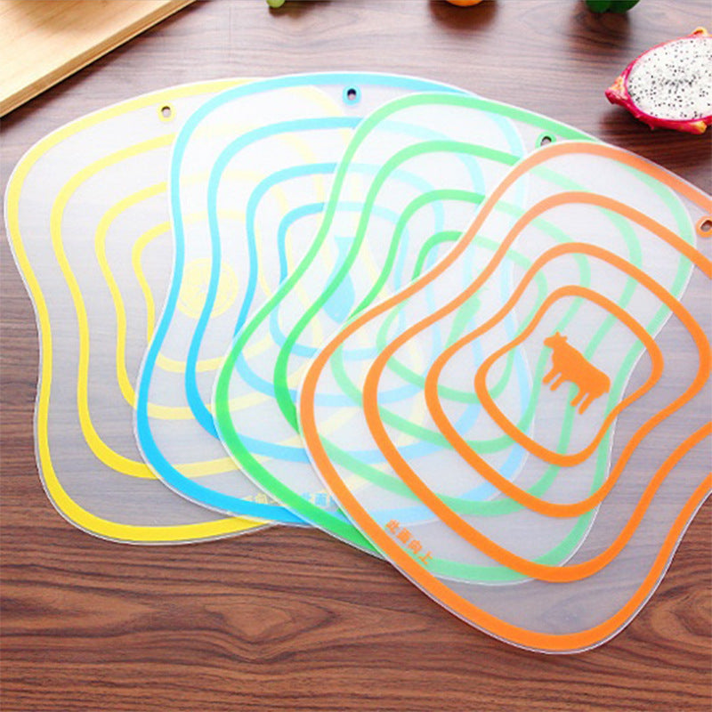 Household outdoor disposable cutting board kitchen chopping board plastic cutting fruit board non-slip sheet transparent chopping board barbecue