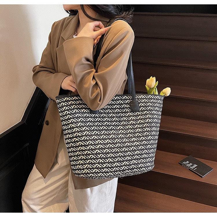 Casual French large-capacity woven Mori shoulder bag Summer beach straw bag Shoulder underarm double tote bag