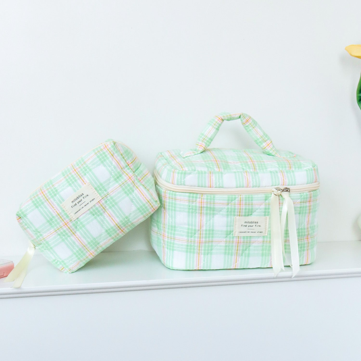 Xintian plaid quilted cute cosmetic bag  explosion large-capacity toilet bag women's cosmetics storage bag