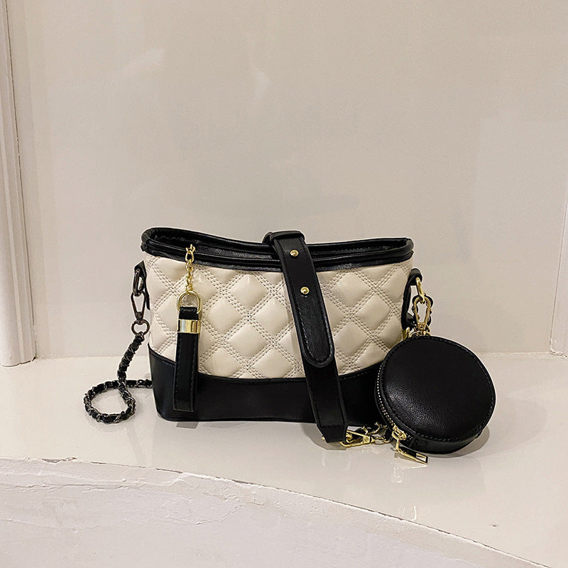 2025 new rhombus embroidery thread women's small bag, popular in summer, textured chain, crossbody or shoulder bucket bag