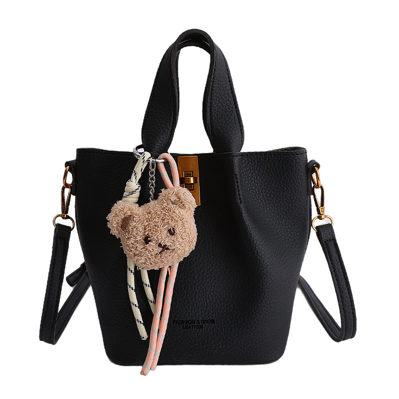 Classy sense of niche hand-carrying bag for women 2026 spring new arrivalaccessible luxury texture shoulder bag large capacity work clothing crossbody bag