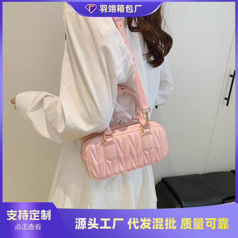 Foreign trade niche design bag women's 2025 new summer messenger bag casual portable jelly rhombus pillow bag