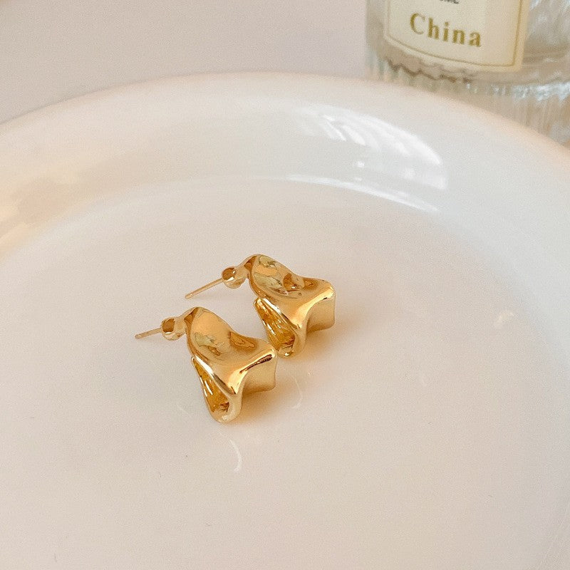 Ins fashion new european and american irregular geometric stud earrings, trendy women's earrings, copper-plated c-shaped asymmetrical earrings
