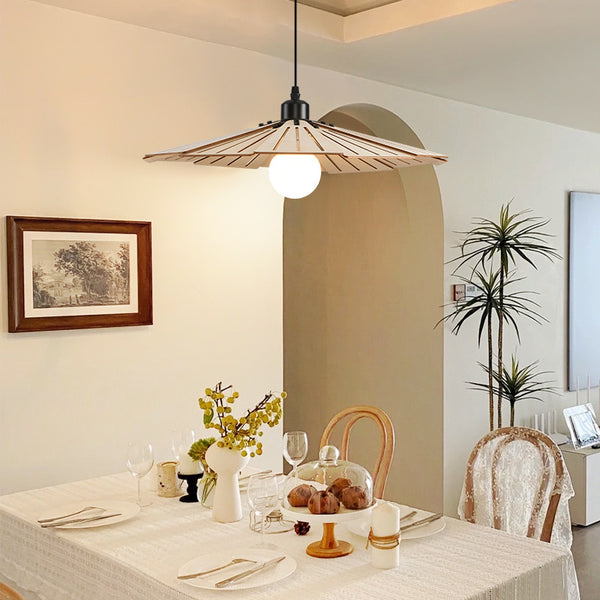 Flying saucer restaurant chandelier wabi wind dining table light solid wood dining room light B & B tea room retro bar straw hat lamp E