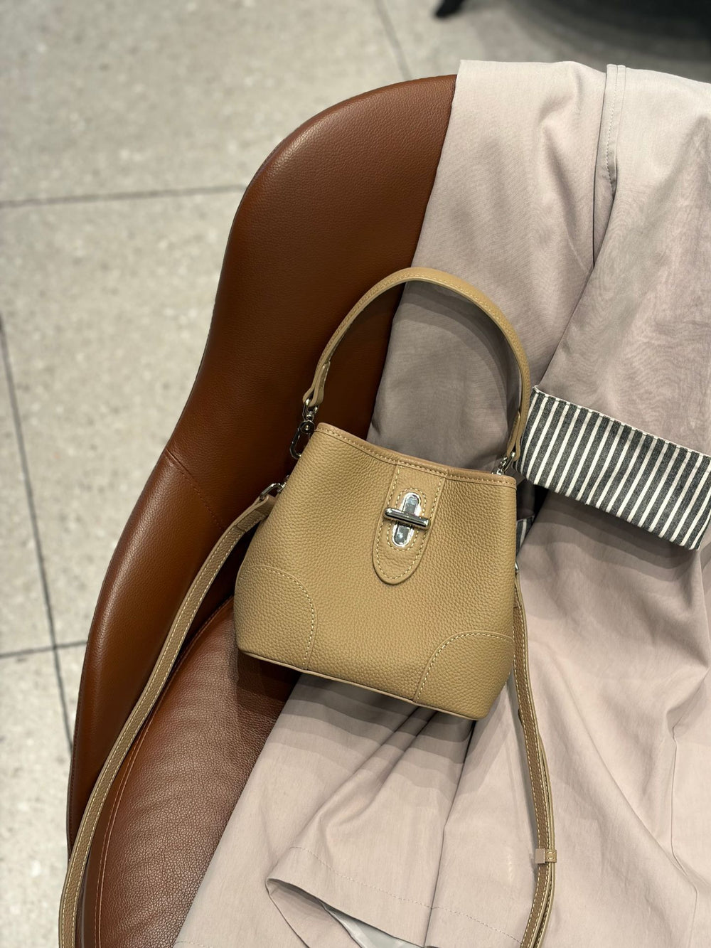 Tipsy dinner bucket bag women's satchel bag super popular work small bag shoulder crossbody bag