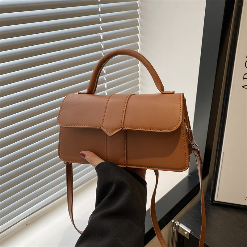 Fashion portable small square bag women's 2025 new autumn casual texture commuter bag simple shoulder messenger bag