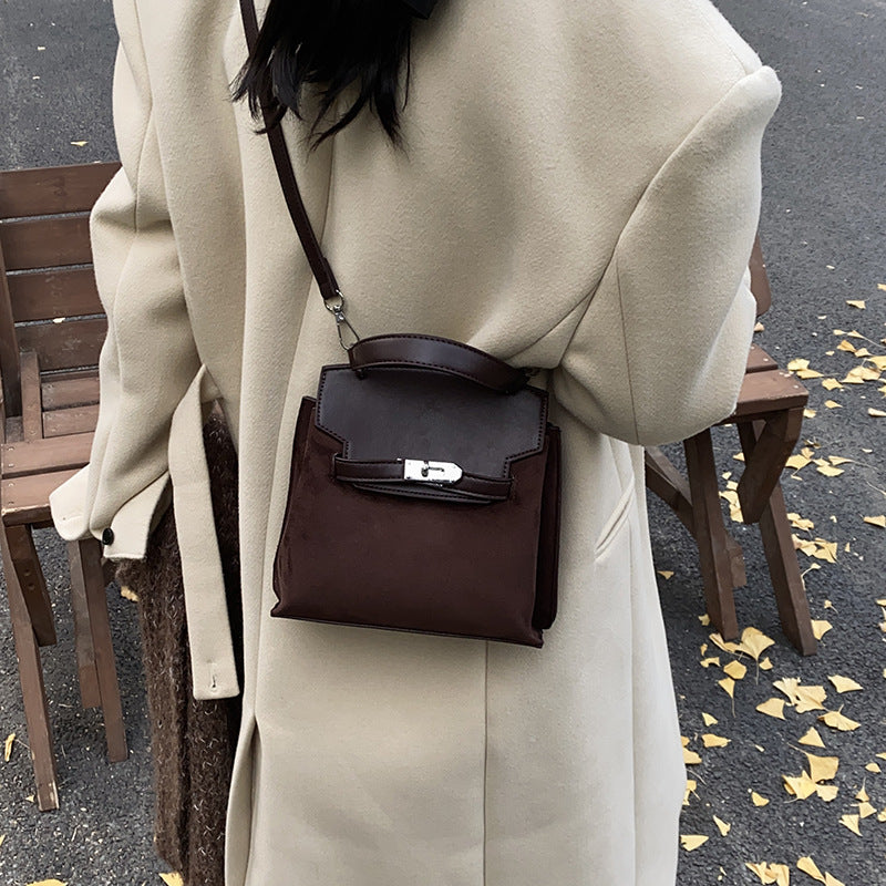 Cross-border retro messenger bag British premium sense bag 2025 new commuter student bag shoulder portable small square bag