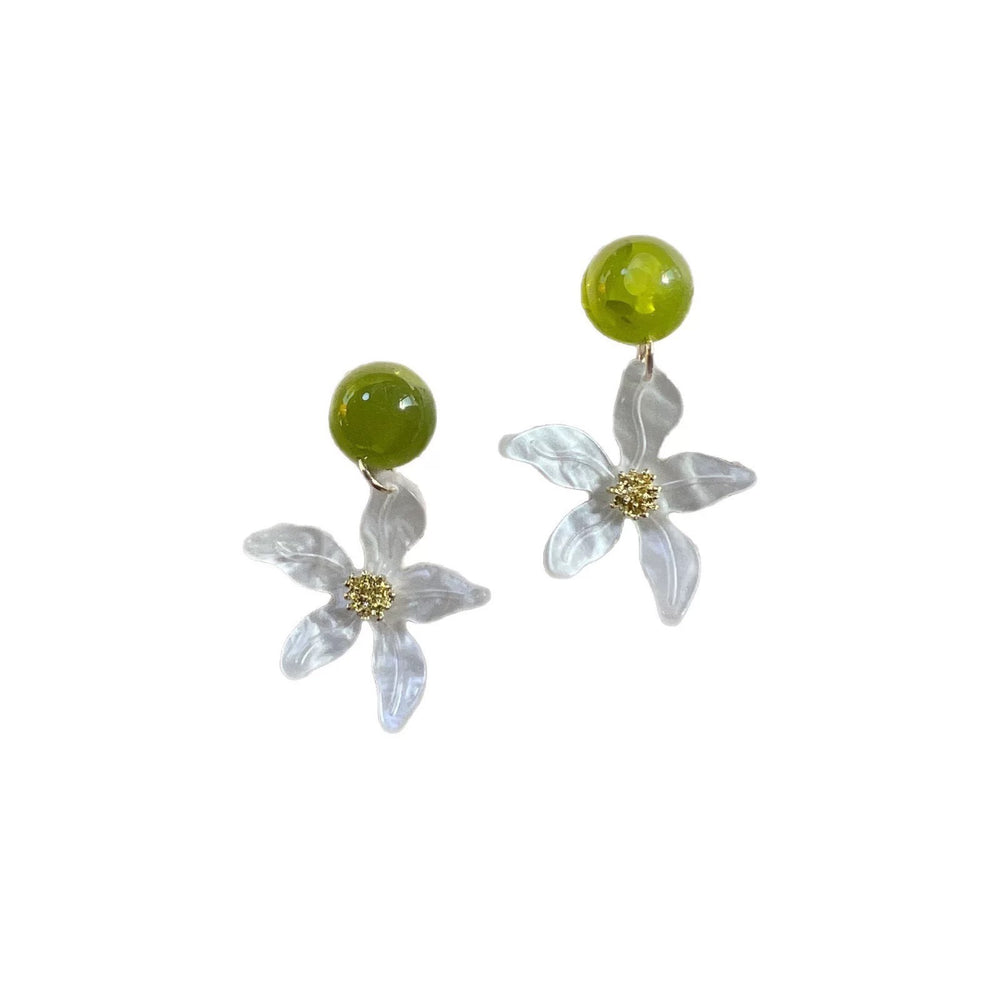 White summer green flower earrings for women niche stylesense of design forest styleeasiest for match earrings show face small holiday style earrings