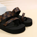 2024 korean style spring/summer new fashion plaid flip-flops, thick-soled beach sandals, women's slippers