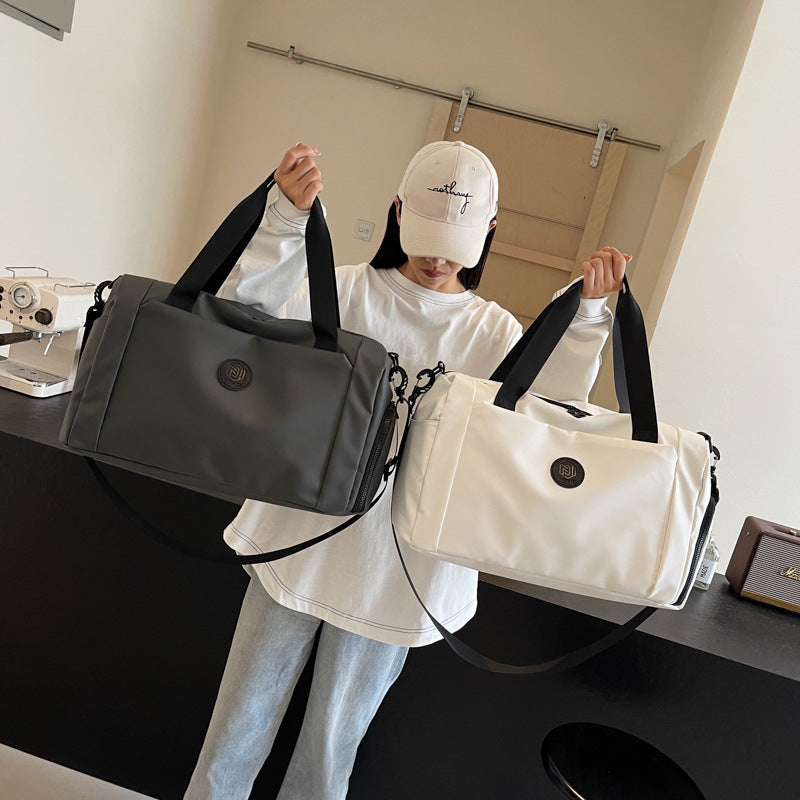 Short-distance large-capacity fashion travel bag, portable shoulder fitness bag, outdoor leisure, short-distance light hand-held training bag