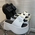 Thick soleplatform shoes slippers for women summer outwearthick sole stepping on shit feeling 2025new arrivalsummerpopular beach sandals