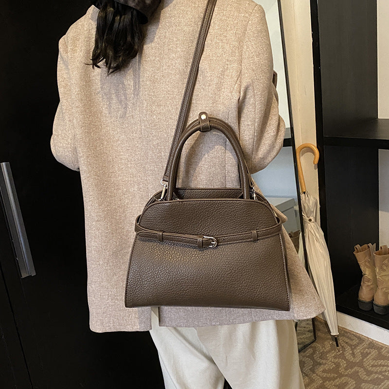 Retro style commuter large-capacity handbag fashionable niche simple solid color Korean version versatile light luxury Korean version messenger bag