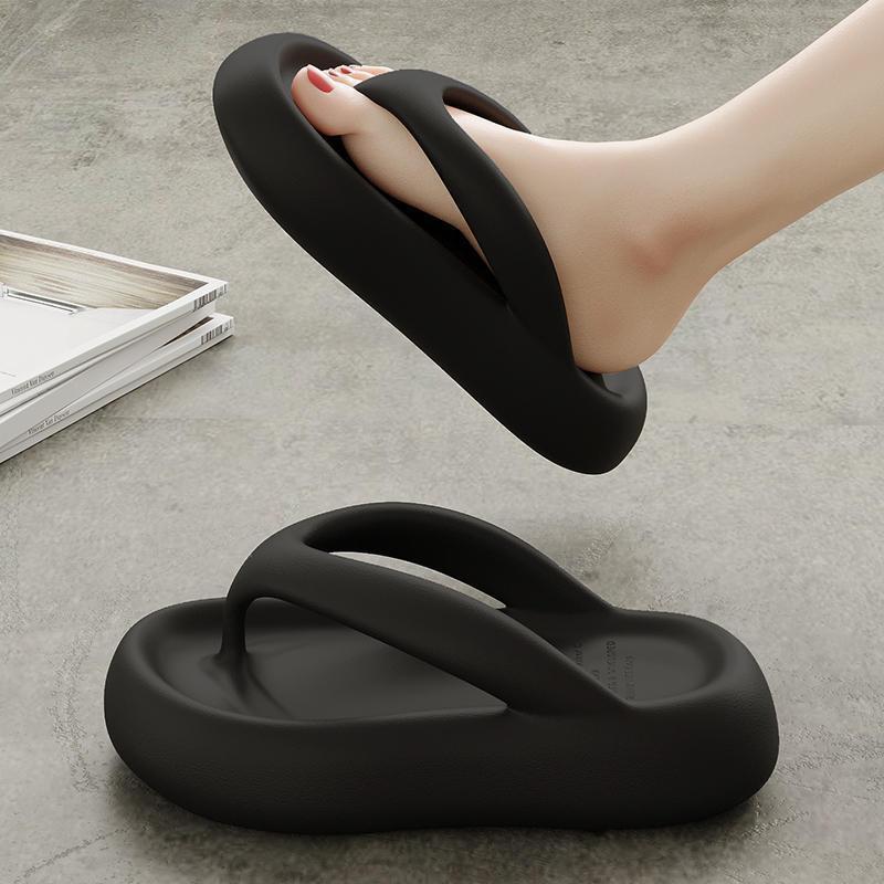 2024new arrival stepping on shit touching flip flops summer women's fashion popularins thick bottom non-slip beach shoes for outdoor wear wholesale