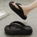 2024new arrival stepping on shit touching flip flops summer women's fashion popularins thick bottom non-slip beach shoes for outdoor wear wholesale