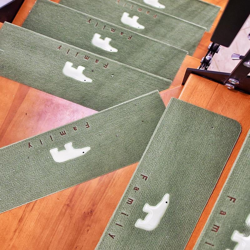 Stair step mat Non-slip mat Household machine washable mat Carpet Glue-free self-adhesive foot pad Solid wood luminous stair mat