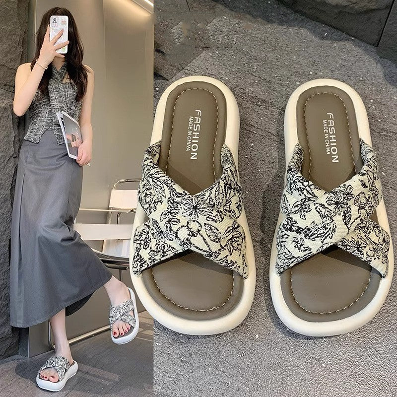 Thick soleclassy slippers for women summeroutwear2026new arrival with skirtfashion fairy stepping on shit one-line slippers for women