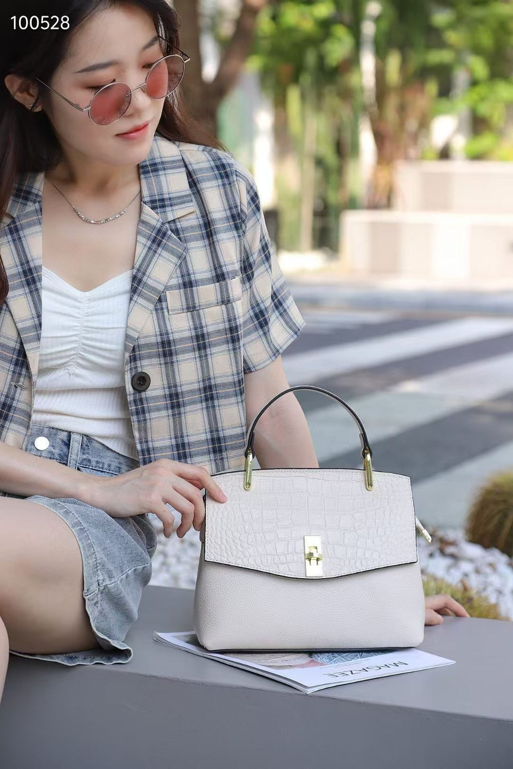 Genuine leather crocodile pattern handbag women's 2023 new elegant middle-aged ladieswear women's bag fashion women's bag handbag