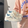 Girls' sneakers:  spring/autumn new collection - soft-soled white shoes for kids, lightweight athletic shoes for mid-to-large children, trendy running shoes