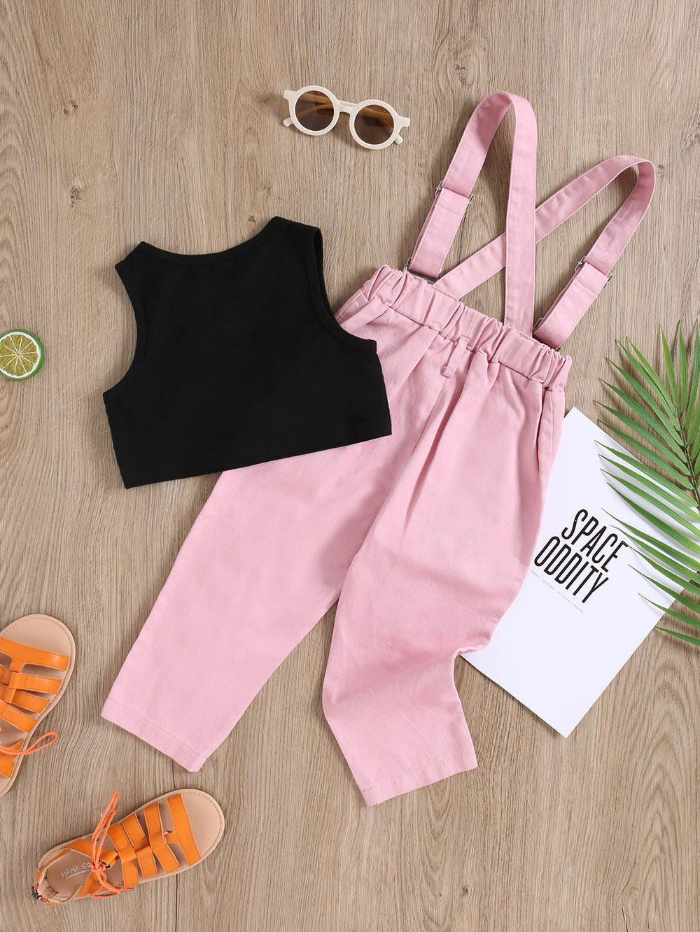 summer new girls' overalls set: fashionable and cute letter print short-sleeve tank top and denim shorts outfit