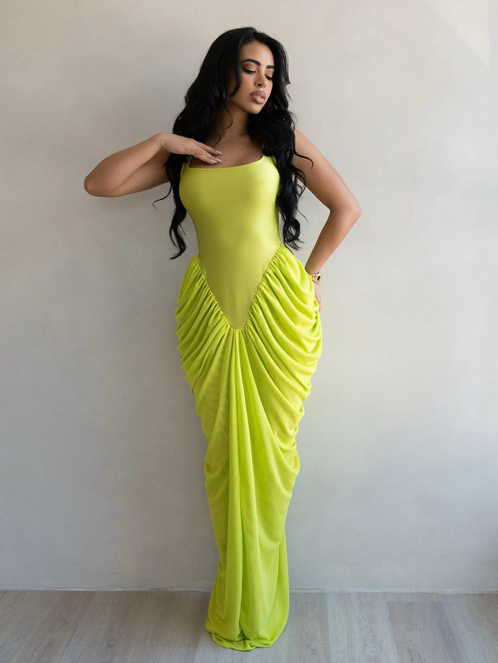 exclusive supply of fashion suspender long skirt, waist-cinching chiffon pleated hip-hugging dress, party dinner dress