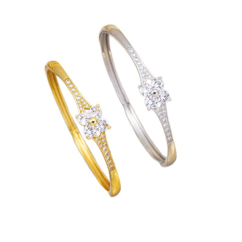Bracelet female flower gold-plated niche style design classy sense bracelet easiest for matchfashionaccessible luxury electroplated accessible luxury style bracelet