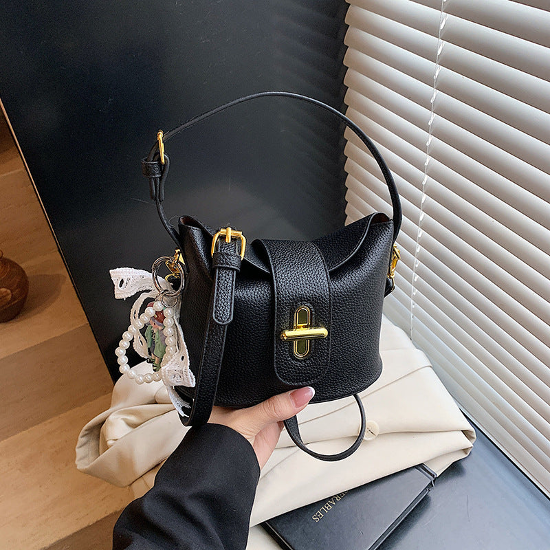 Cross-border high-end niche bag women's summer 2025 new fashion messenger bag Korean version casual portable bucket bag