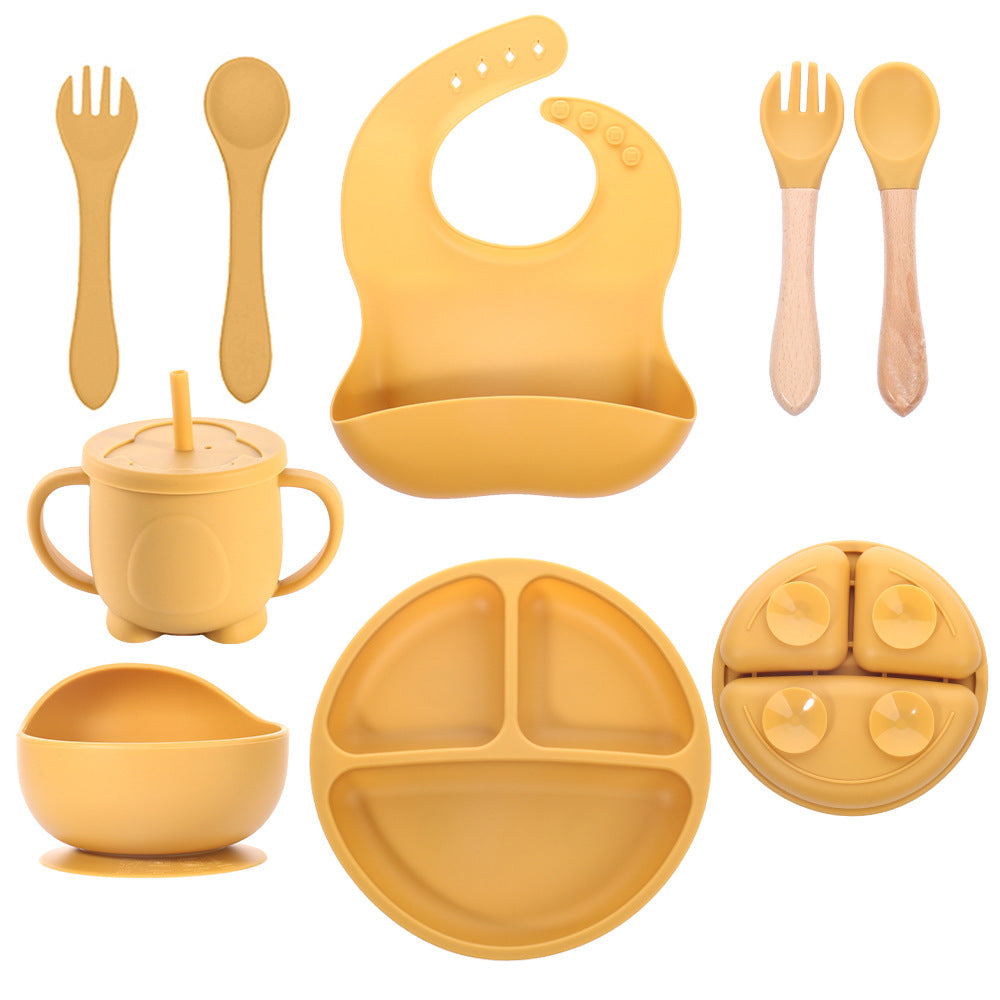 Factory baby silicone binaural straw cup drop resistant high temperature resistant baby drinking cup penguin water cup feeding tableware
