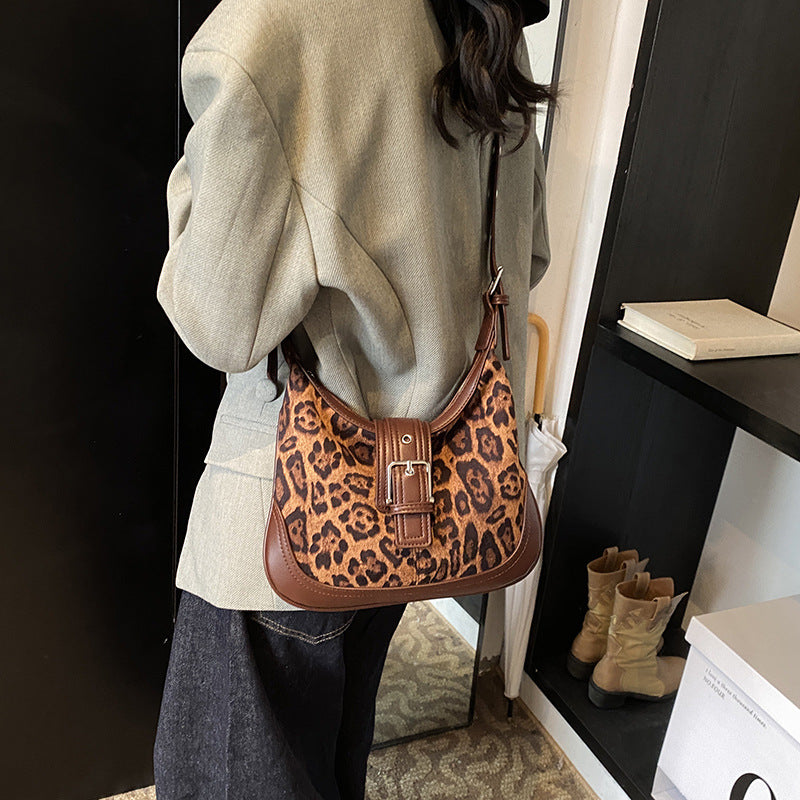 New retro niche design shoulder messenger bag women's fashion leopard print high temperament casual versatile magnetic buckle bag