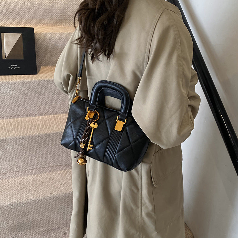 Retro handbag bag 2025 new fashion shoulder bag messenger bag women's bag fashion trend small square bag