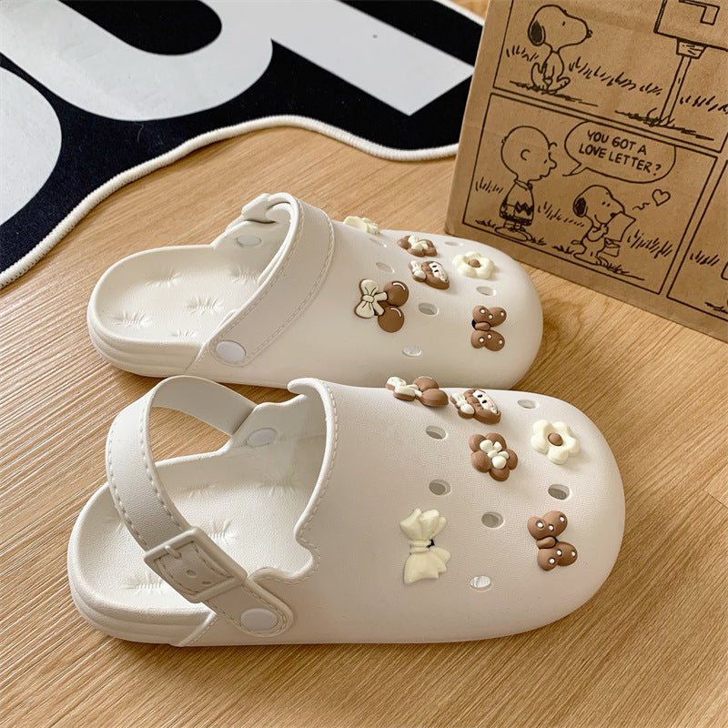 Sweet croc shoes for women, girly heart summer, cute student internet celebrity outwear, non-slip, stomping on shit, soft thick sole beach shoes