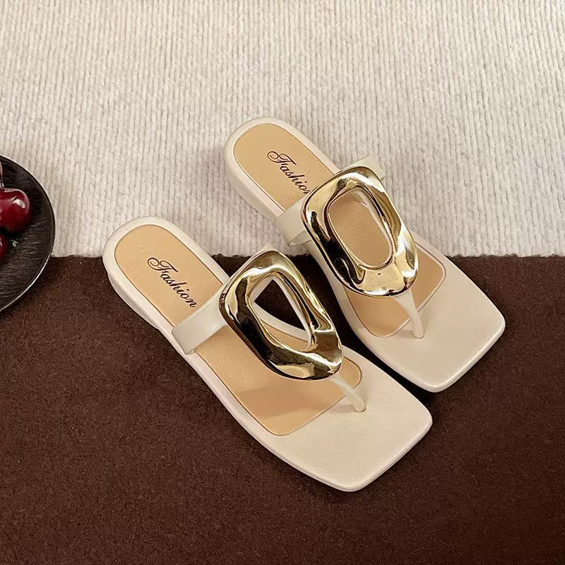 Niche, high-end, retro-style thong sandals - french-inspired low-heel flip-flops for women, new summer 2026 collection, perfect for outdoor wear