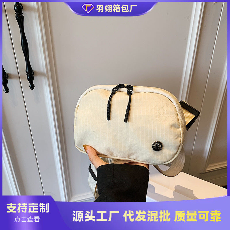 Cross-border shoulder bag women's simple new solid color casual large-capacity shoulder backpack lazy wind commuter messenger bag