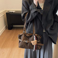 2025 new autumn/winter women's retro leopard print handbag - versatile shoulder bag, light luxury texture, perfect for work and commuting