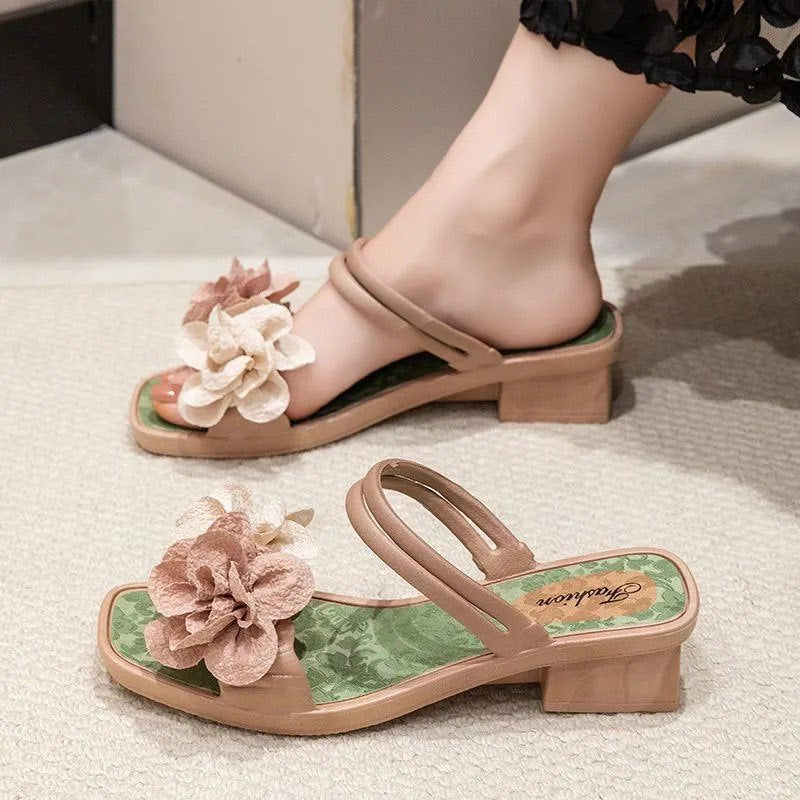 2026 new double-flower slippers: niche, high-end, two-way wear, fairy-tale style, chunky heel, comfortable soft sole, two-wear sandals