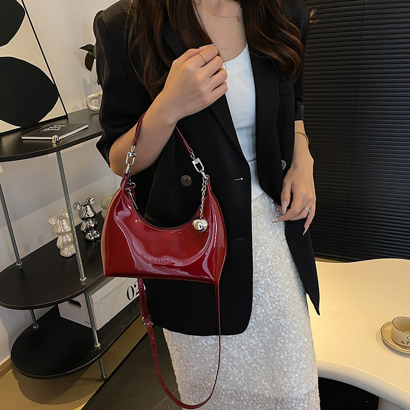 High sense niche bag women's autumn 2025 new fashion shoulder messenger bag women's portable commuter dumpling bag